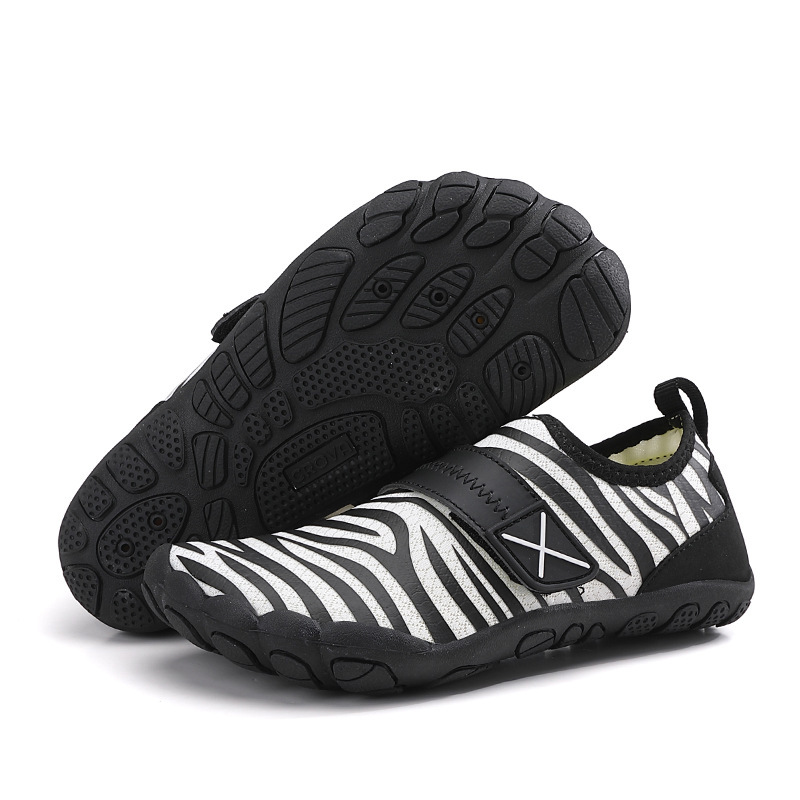 Bronoir™ Latch - Barefoot Shoes